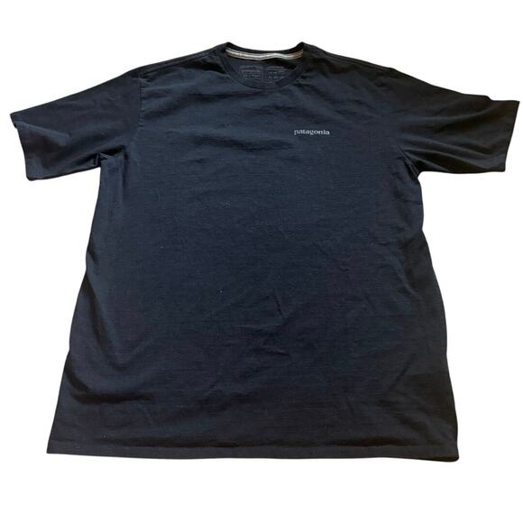 Patagonia Men’s Flying Fish Responsibili-Tee® black Medium Regular Fit - Picture 4 of 8